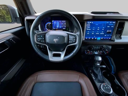 Used 2022 Ford Bronco Outer Banks AWD/4WD image 6