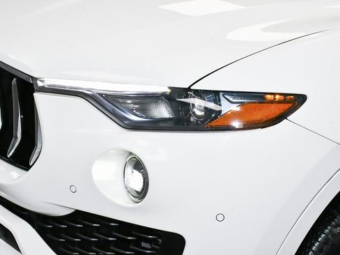 Used 2021 Maserati Levante image 71