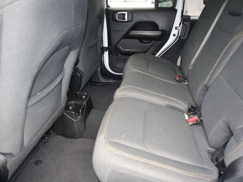 Used 2024 Jeep Wrangler Unlimited Sahara AWD/4WD image 24