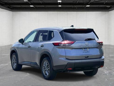 Used 2024 Nissan Rogue S FWD image 7