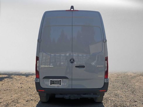 Used 2026 Mercedes-Benz Sprinter 2500 image 4