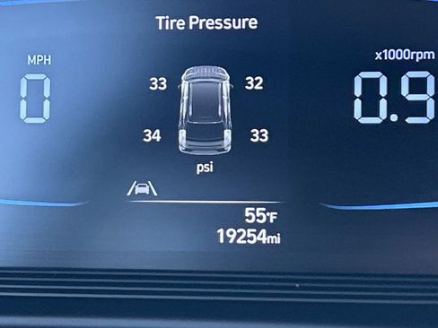 Used 2023 Hyundai Venue SEL image 30