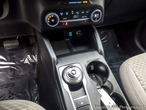 Certified 2020 Ford Escape SE image 19