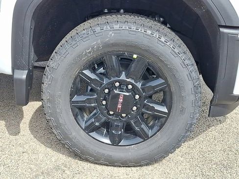 New 2026 GMC Sierra 2500 AT4 w/ AT4 Premium Plus Package AWD/4WD image 9
