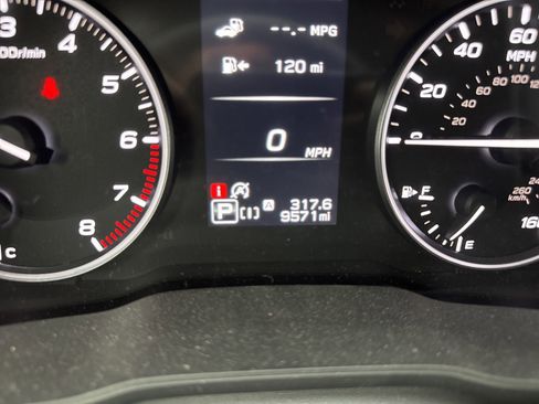 Used 2025 Subaru Crosstrek 2.0i Premium image 13