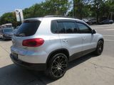 Used 2016 Volkswagen Tiguan S image 3