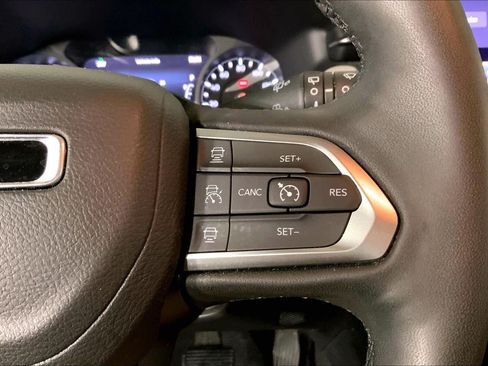 Used 2025 Jeep Compass Limited AWD/4WD image 19