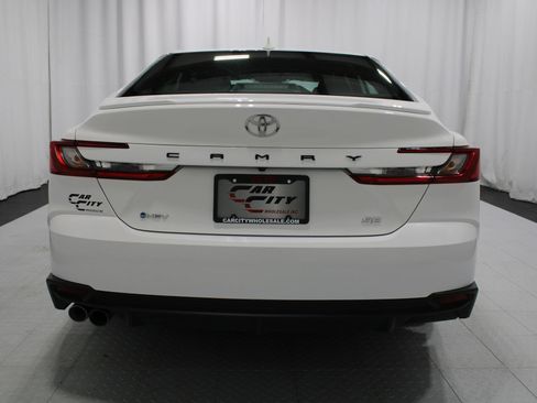 Used 2025 Toyota Camry SE FWD image 7