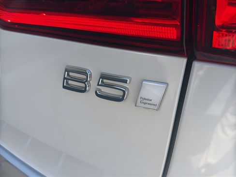 Used 2023 Volvo XC60 B5 Ultimate w/ Protection Package Premier image 29