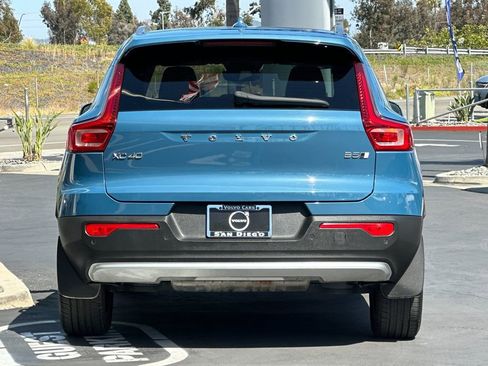 Certified 2023 Volvo XC40 B5 Ultimate w/ Protection Package Premier AWD/4WD image 4