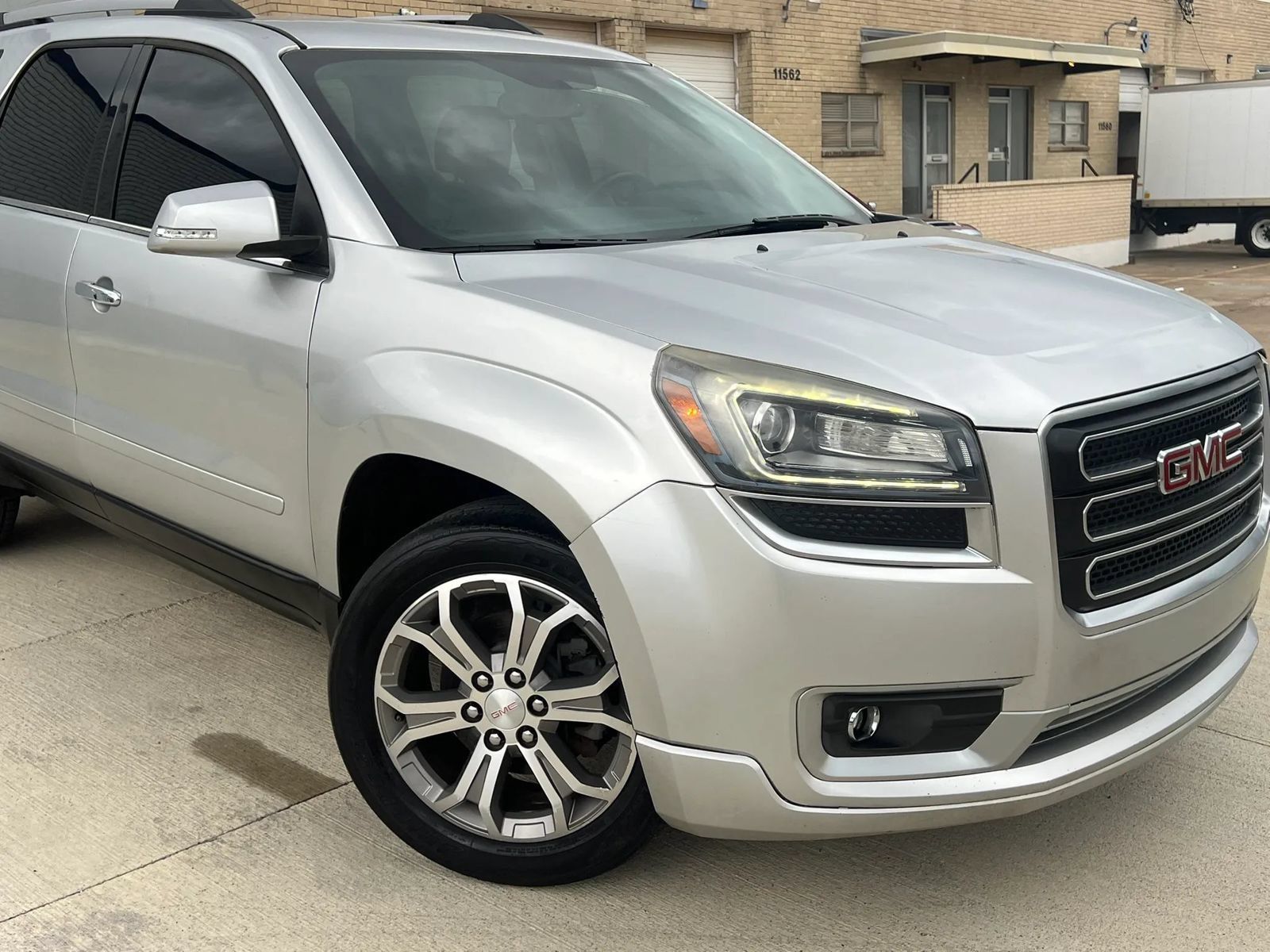 Used 2015 GMC Acadia SLT AWD/4WD image 5
