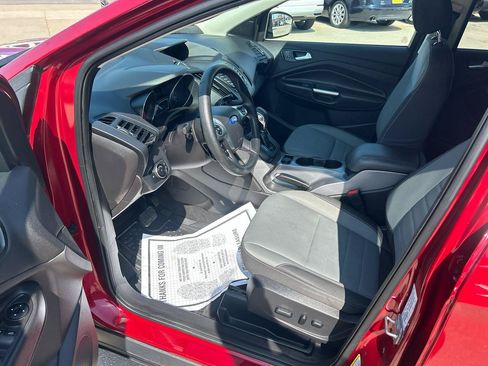 Used 2016 Ford Escape SE FWD image 10