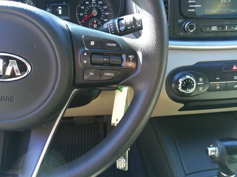 Used 2016 Kia Sorento LX image 21