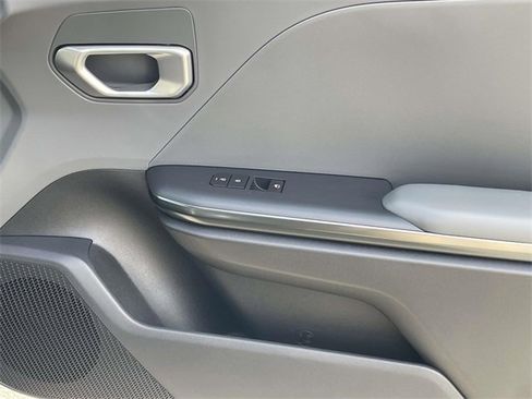 New 2025 Kia K4 LXS image 12