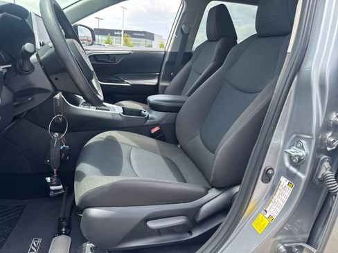Used 2025 Toyota RAV4 LE FWD image 15