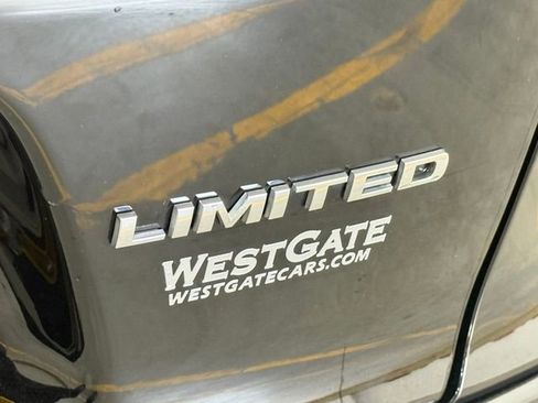 Used 2019 Jeep Cherokee Overland w/ Technology Group image 40