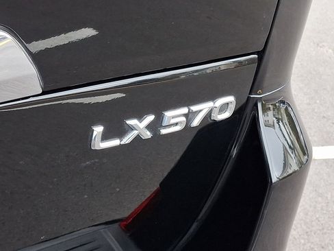 Certified 2020 Lexus LX 570 4WD w/ 3rd Row & Luxury Pkg image 30