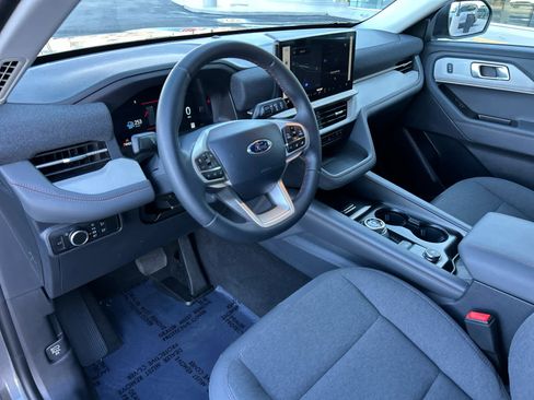 Certified 2025 Ford Explorer Active image 26