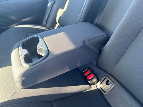 Used 2022 Toyota Corolla LE image 36