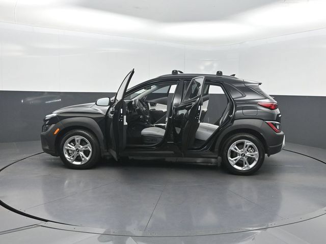 Used 2023 Hyundai Kona SEL AWD/4WD image 36
