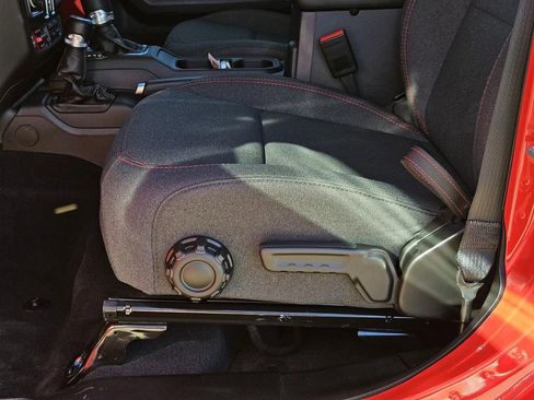 New 2025 Jeep Wrangler Unlimited Rubicon image 19