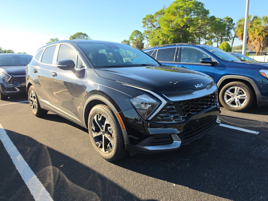 Used 2023 Kia Sportage EX FWD image 2