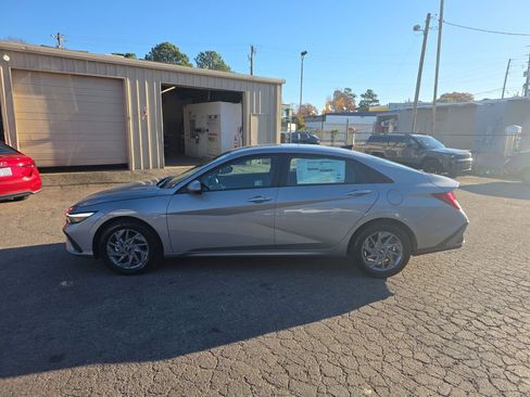 New 2026 Hyundai Elantra Blue image 16