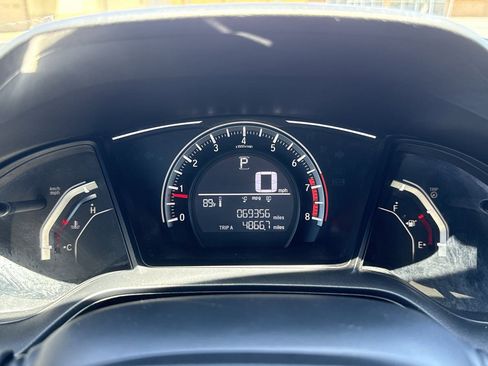 Used 2018 Honda Civic LX image 9