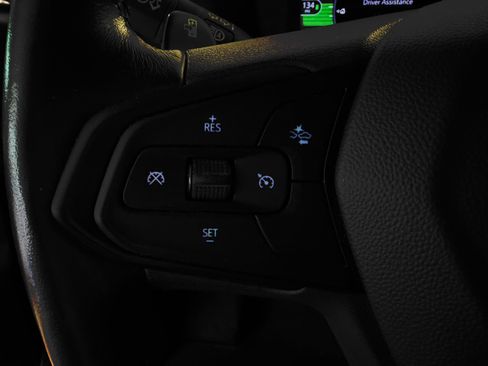Used 2022 Chevrolet Bolt LT FWD image 24
