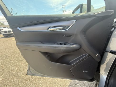 Used 2025 Cadillac XT6 Luxury w/ LPO, Floor Liner Package AWD/4WD image 26