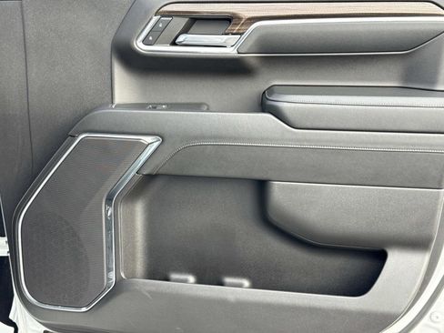 Used 2024 Chevrolet Silverado 1500 LT image 18