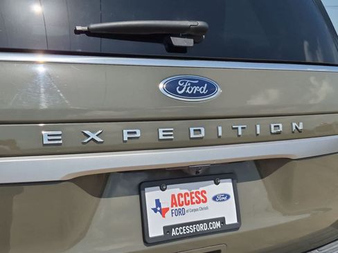 Certified 2024 Ford Expedition XLT RWD image 31