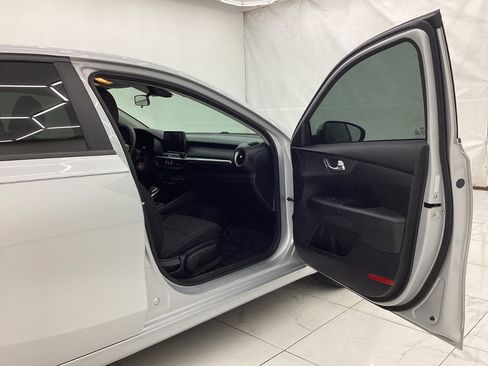 Used 2019 Kia Forte LXS FWD image 17