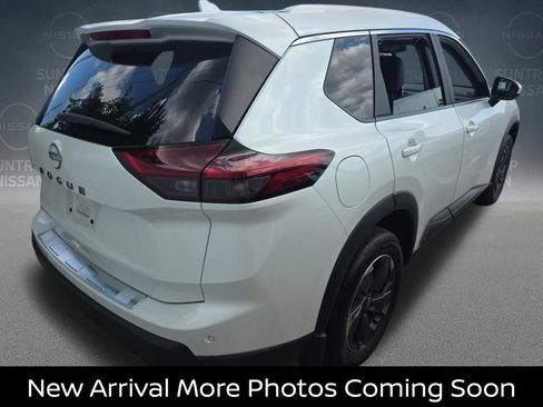Certified 2026 Nissan Rogue SV w/ SV Premium Package FWD image 3