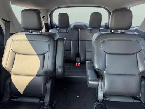 Used 2024 Ford Explorer XLT w/ Equipment Group 202A AWD/4WD image 17