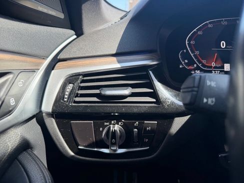 Used 2022 BMW 540i w/ M Sport Package RWD image 24