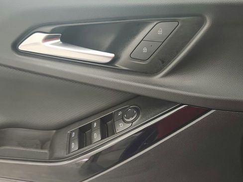 Used 2025 Chevrolet Equinox LT image 23