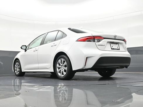 Used 2025 Toyota Corolla LE image 25