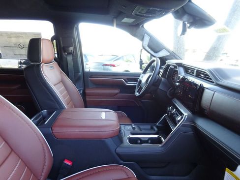 New 2026 GMC Sierra 2500 Denali Ultimate AWD/4WD image 18