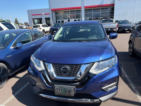 Used 2018 Nissan Rogue S AWD/4WD image 2