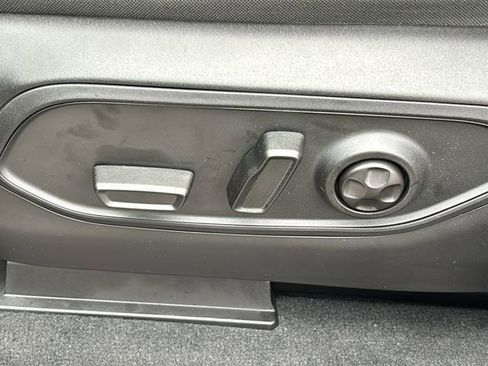New 2025 Jeep Grand Cherokee L Limited w/ Luxury Tech Group II AWD/4WD image 20