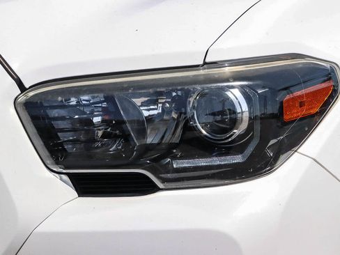 Used 2019 Toyota Tacoma TRD Pro AWD/4WD image 2