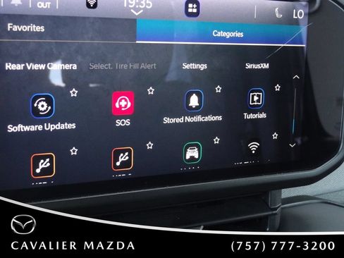 Used 2025 Jeep Wrangler Unlimited Sahara AWD/4WD image 24