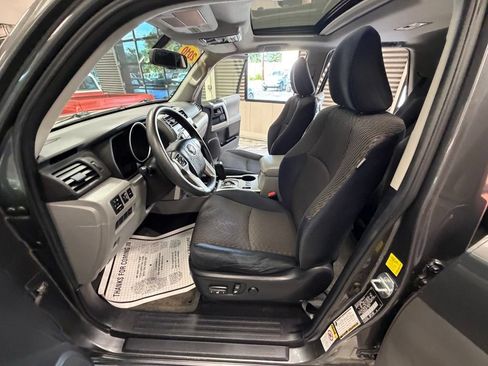 Used 2010 Toyota 4Runner SR5 AWD/4WD image 59