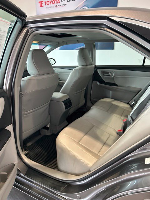 Used 2017 Toyota Camry XLE w/ Moonroof Package FWD image 10
