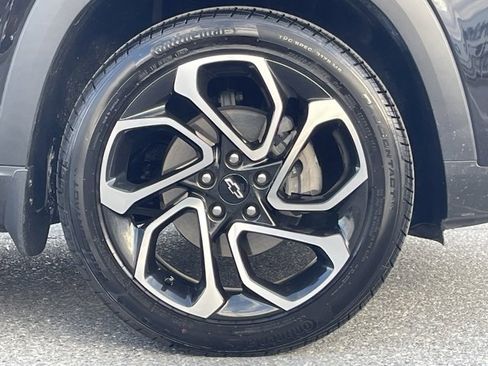 Certified 2025 Chevrolet Trax RS w/ Sunroof Package image 19