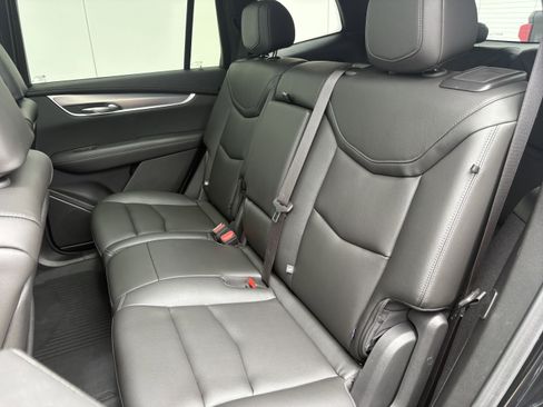 Used 2024 Cadillac XT6 Luxury w/ LPO, Floor Liner Package AWD/4WD image 13