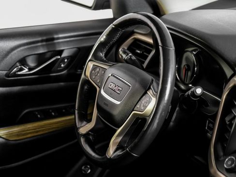 Used 2019 GMC Acadia Denali AWD/4WD image 11