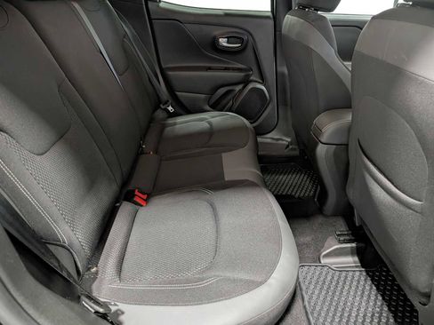 Used 2023 Jeep Renegade Latitude w/ Premium Group image 42