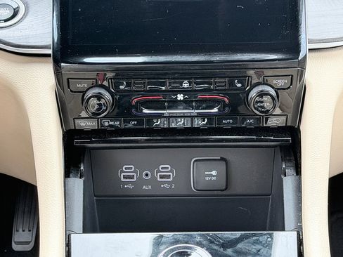 Used 2023 Jeep Grand Cherokee Limited RWD image 19